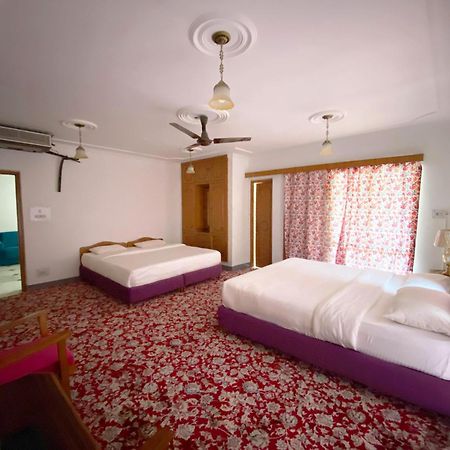 Hotel Season Palace Srīnagar Exteriér fotografie